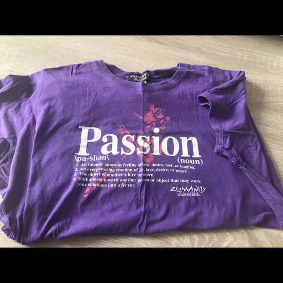 Zumanity Tops - 💜Super Cute PASSION Zumanity T🤍